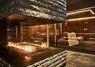 Landhaus Stricker, Wellness, Gemütliche Sauna im Sylt Landhaus Stricker mit Kaminfeuer.