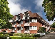 Hotel Haus Seeschwalbe, Außenansicht, Hotel Haus Seeschwalbe, charmante Backsteinarchitektur im Grünen.