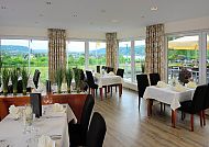 Ringhotel Haus Oberwinter, Restaurant, Elegantes Restaurant im Ringhotel Haus Oberwinter mit Blick ins Grüne.