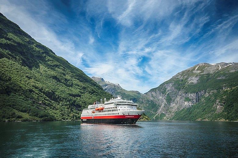 Fjorde & Nordkap mit Hurtigruten